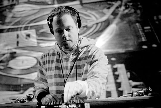 DJ Shadow är halvklar med nytt album
